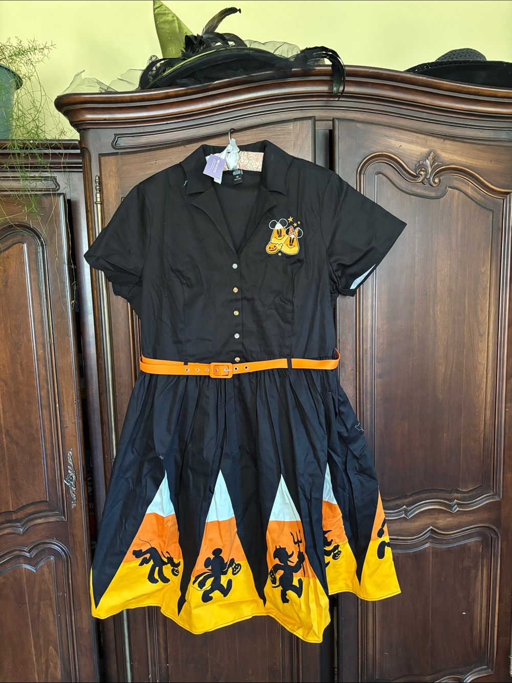 NWT Woman’s Disney Black and Orange Halloween Swing Dress with Belt size 20